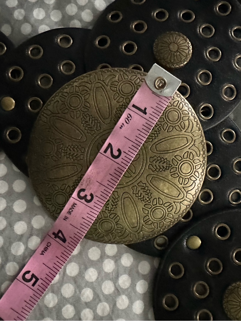 Black and Brass Medallion Circle Link Belt - Picture 7 of 12